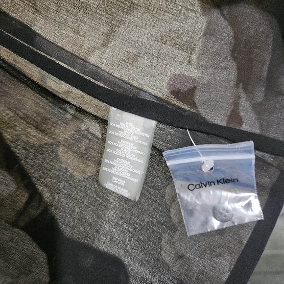 Calvin Klein Floral Blouse - Picture 3 of 8